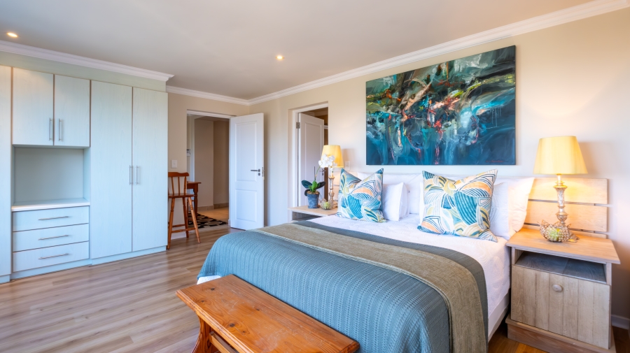 7 Bedroom Property for Sale in Beacon Isle Western Cape